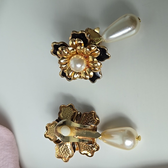 Elegant Gold and Black Enamel Floral Pearl Drop Clip Earrings - Picture 8 of 16
